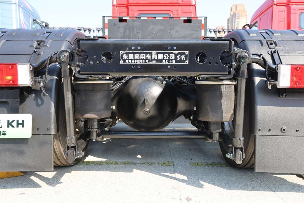 80 % en 18 minutes ! Dongfeng Tianlong KH lance un camion lourd à recharge ultrarapide avec cabine entièrement repensée