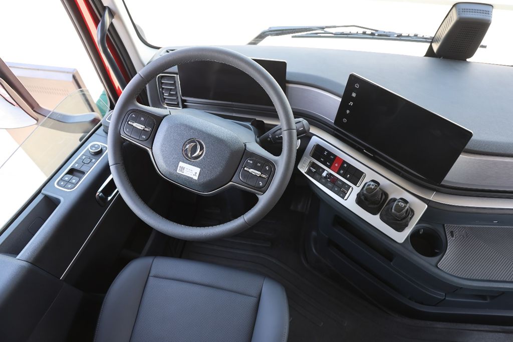 80 % en 18 minutes ! Dongfeng Tianlong KH lance un camion lourd à recharge ultrarapide avec cabine entièrement repensée