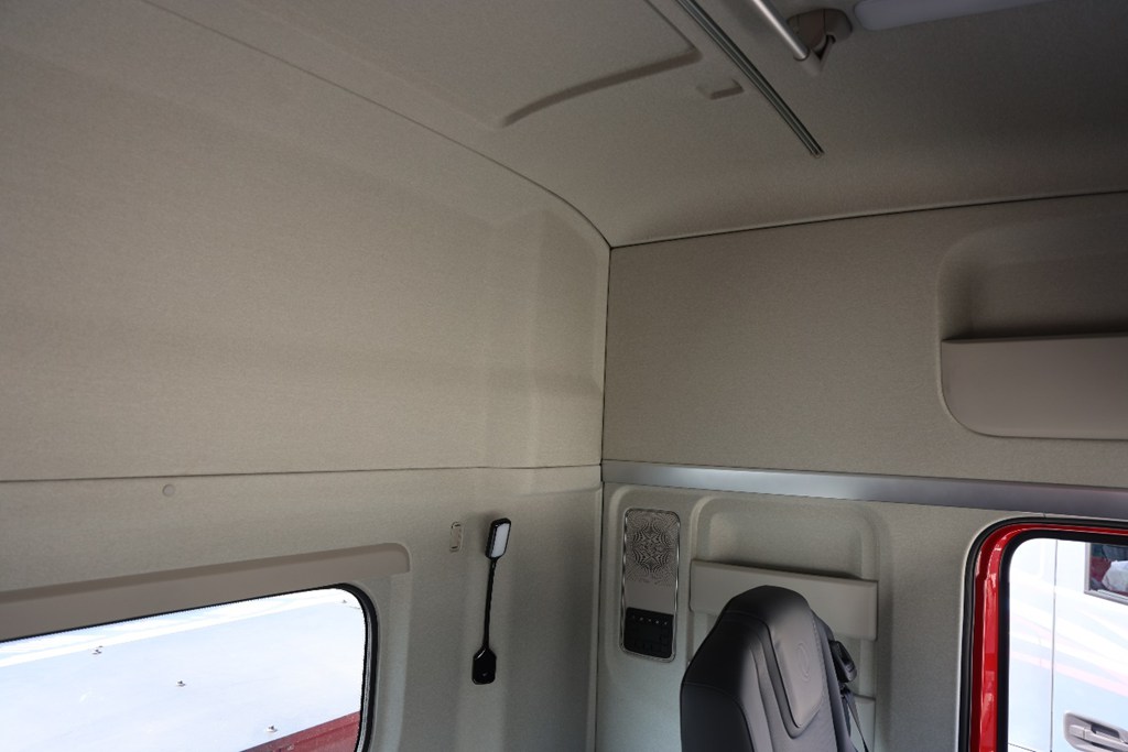 80 % en 18 minutes ! Dongfeng Tianlong KH lance un camion lourd à recharge ultrarapide avec cabine entièrement repensée