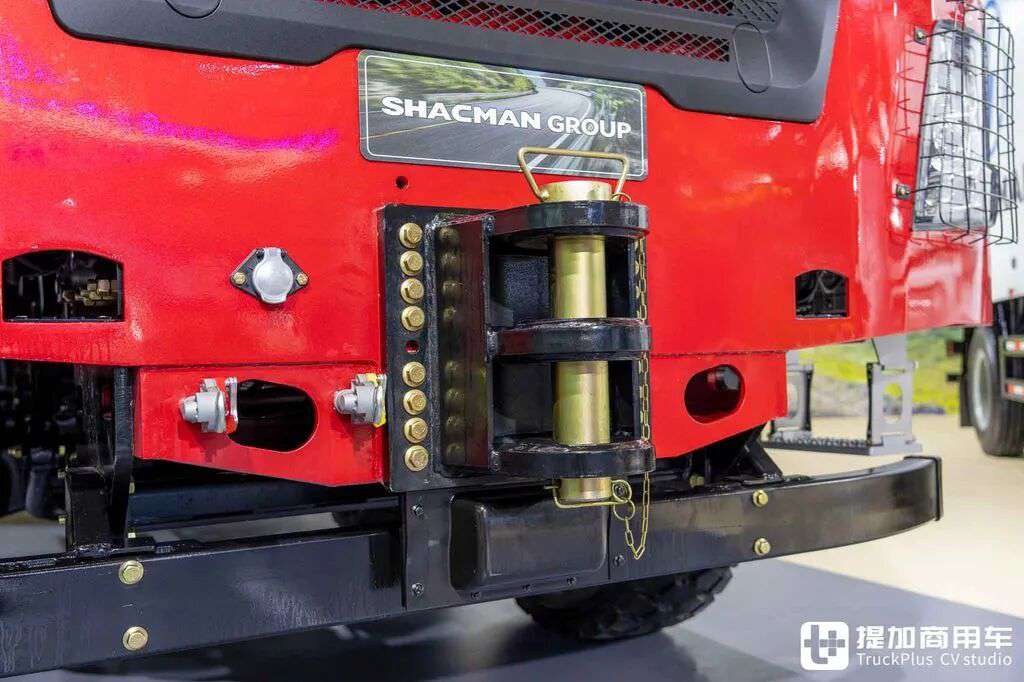 Le tracteur de très grand tonnage le plus puissant de Chine ? 8×8 + boîte automatique + 660 ch : photos détaillées du Shaanxi Delong X5000