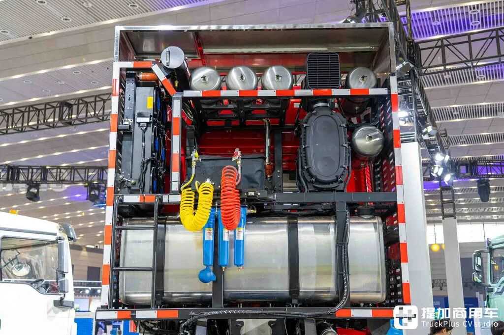 Le tracteur de très grand tonnage le plus puissant de Chine ? 8×8 + boîte automatique + 660 ch : photos détaillées du Shaanxi Delong X5000