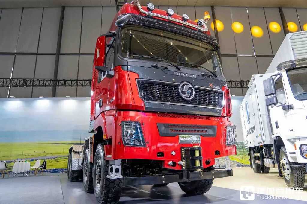 Le tracteur de très grand tonnage le plus puissant de Chine ? 8×8 + boîte automatique + 660 ch : photos détaillées du Shaanxi Delong X5000