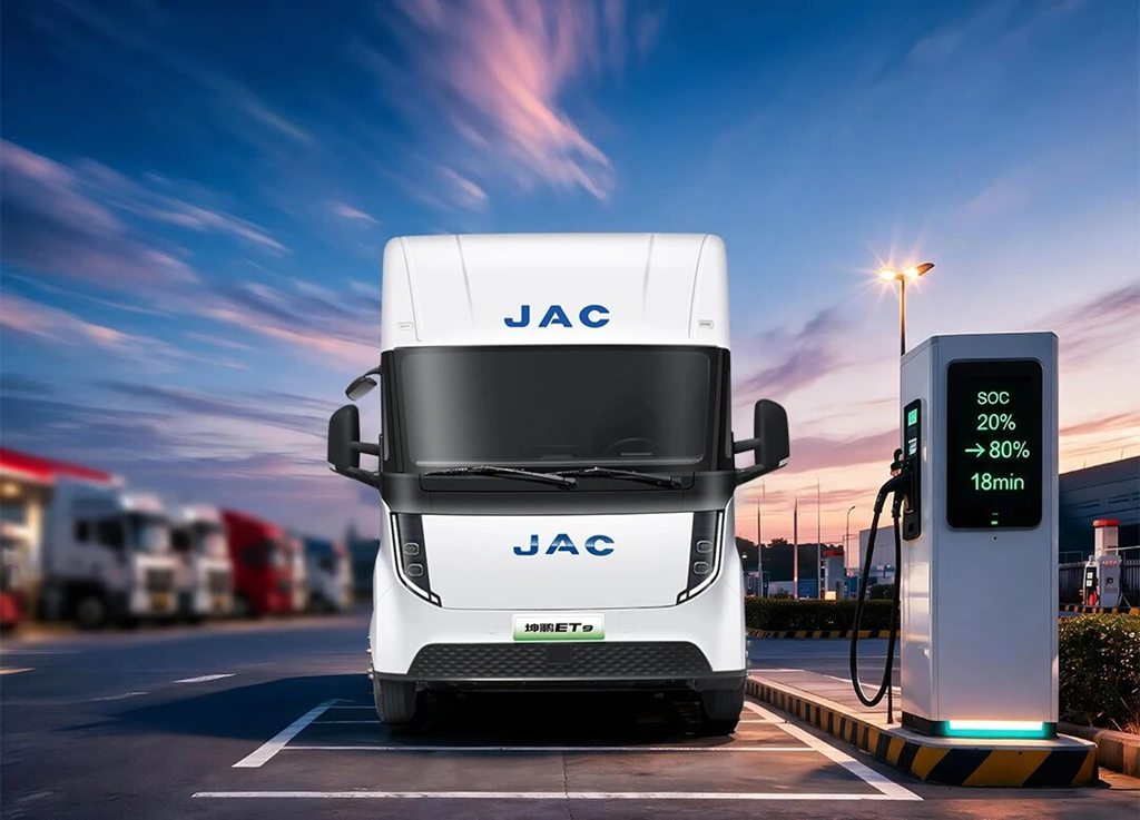 Comment choisir un camion léger à grande batterie sans tomber dans les pièges ? Le Kunpeng ET9 avec batterie CATL de 172 kWh fixe quatre standards