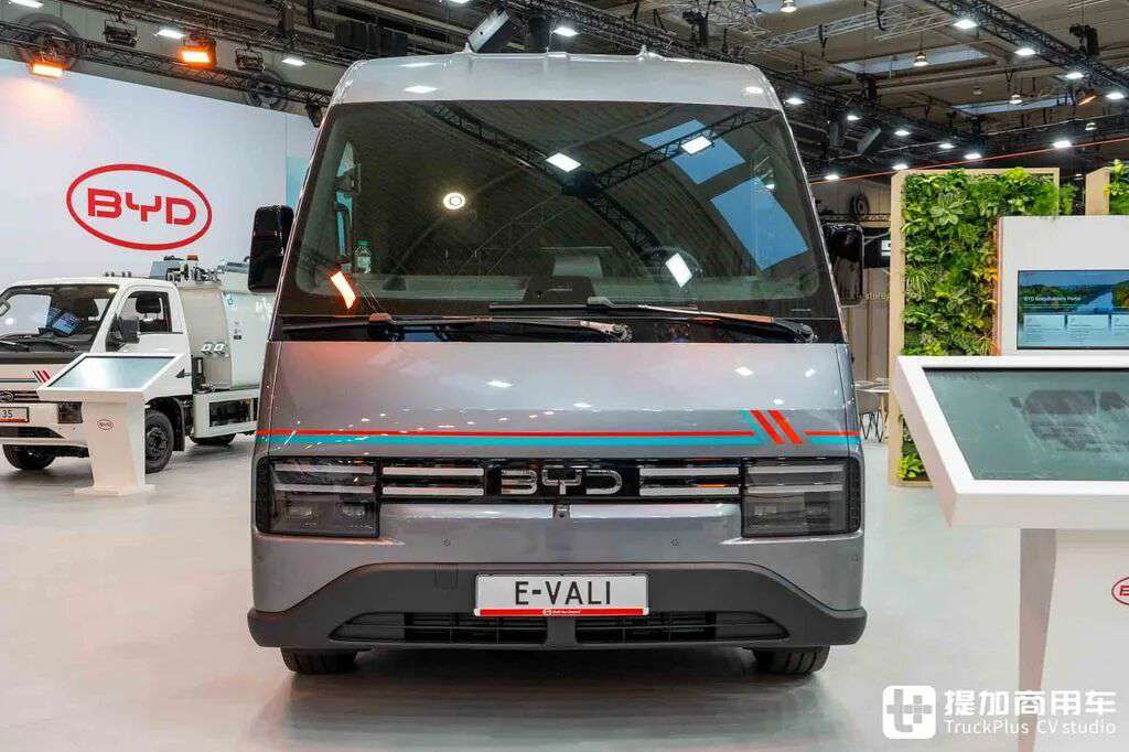 Un fourgon BYD rarement vu sur le marché national ? Option quatre roues motrices et décharge externe — BYD E-Vali à l&rsquo;essai en profondeur