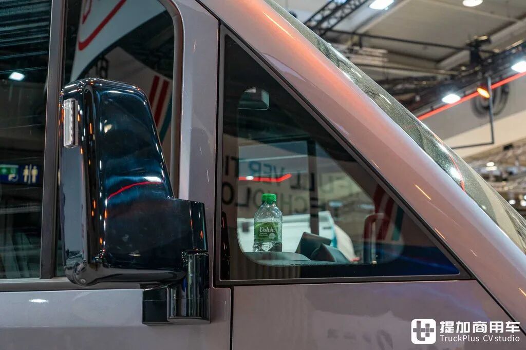 Un fourgon BYD rarement vu sur le marché national ? Option quatre roues motrices et décharge externe — BYD E-Vali à l'essai en profondeur