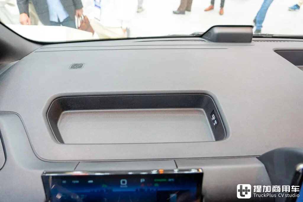 Un fourgon BYD rarement vu sur le marché national ? Option quatre roues motrices et décharge externe — BYD E-Vali à l'essai en profondeur